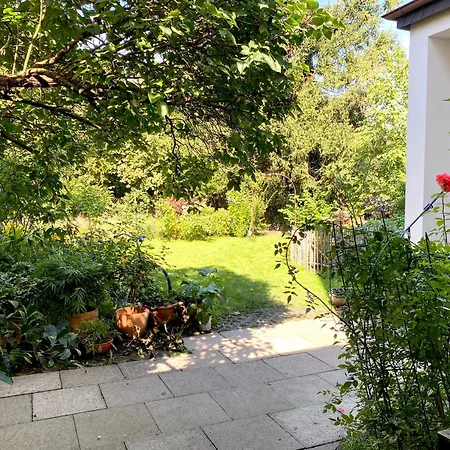 Robins Nest * Detmold