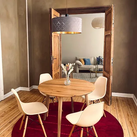 Robins Nest - Charmanter Altbau, 80 M2, Zentral & Ruhig Appartement