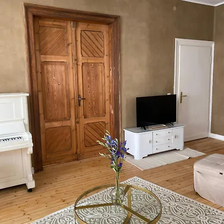 Robins Nest - Charmanter Altbau, Zentral & Ruhig, Inkl Parkplatz Apartamento