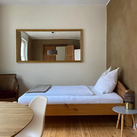 Robins Nest - Charmanter Altbau, 80 M2, Zentral & Ruhig * 데트몰트