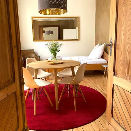 아파트 Robins Nest - Charmanter Altbau, 80 M2, Zentral & Ruhig