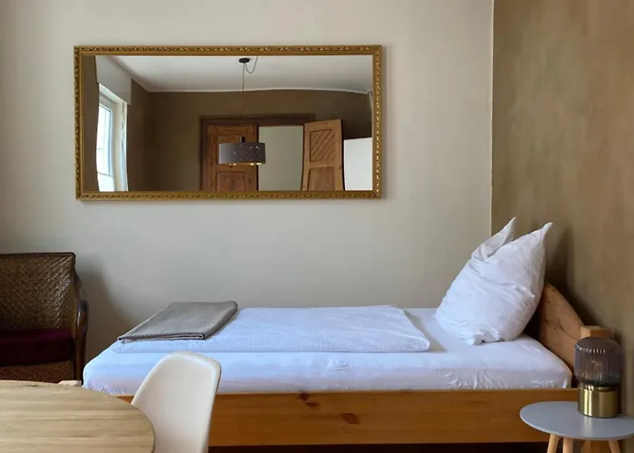 Robins Nest - Charmanter Altbau, Zentral & Ruhig, Inkl Parkplatz * Detmold